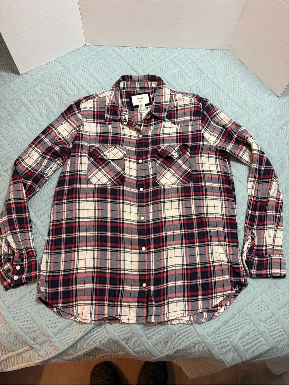 FOREVER 21 Women’s Plaid Flannel Long Sleeve Collared Button-Up Pockets Size L